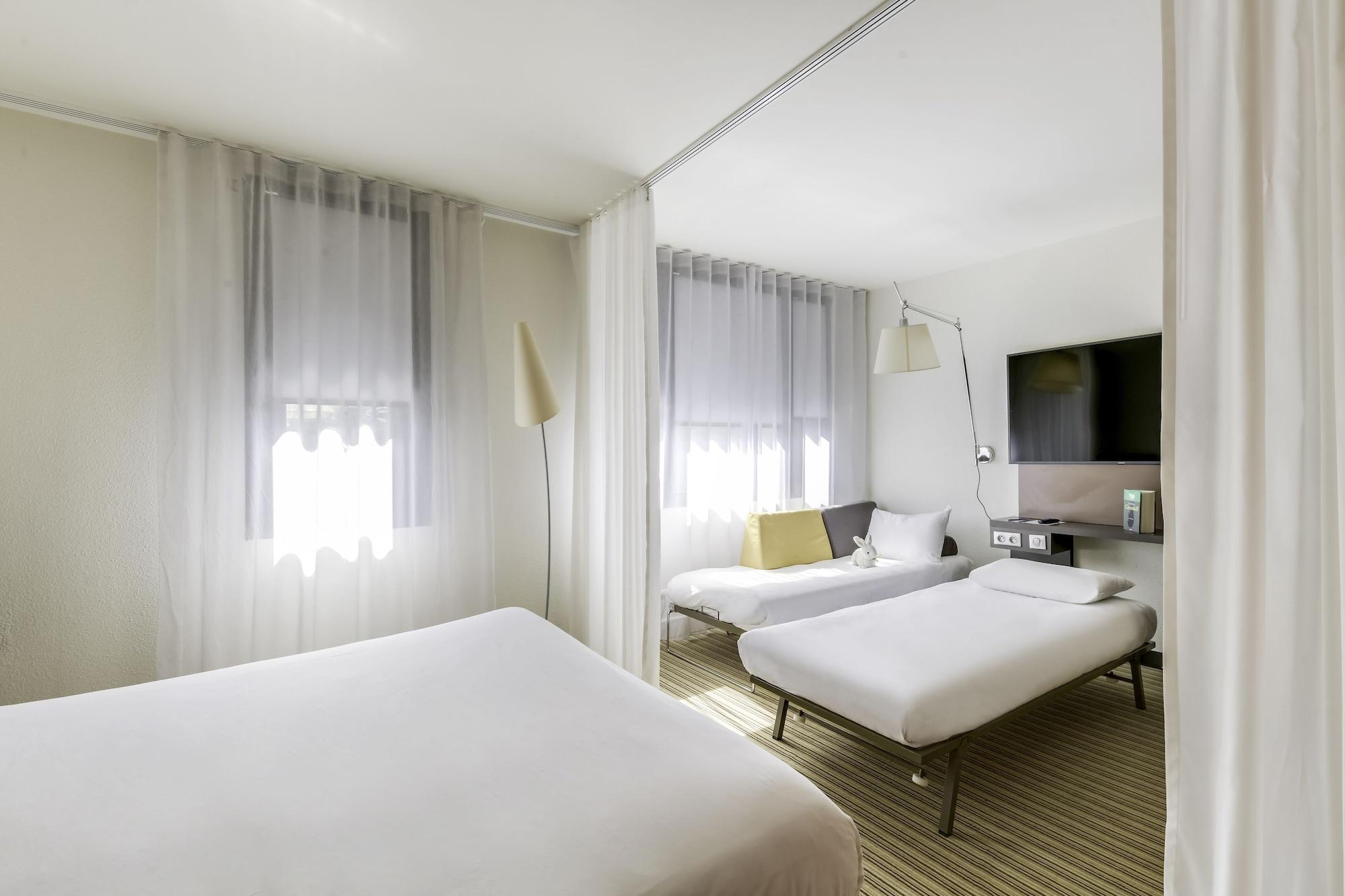 B&B Hotel Velizy Est Esterno foto