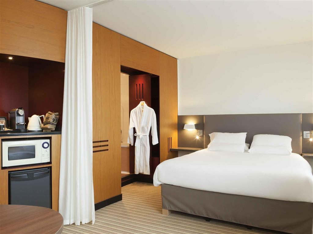 B&B Hotel Velizy Est Esterno foto