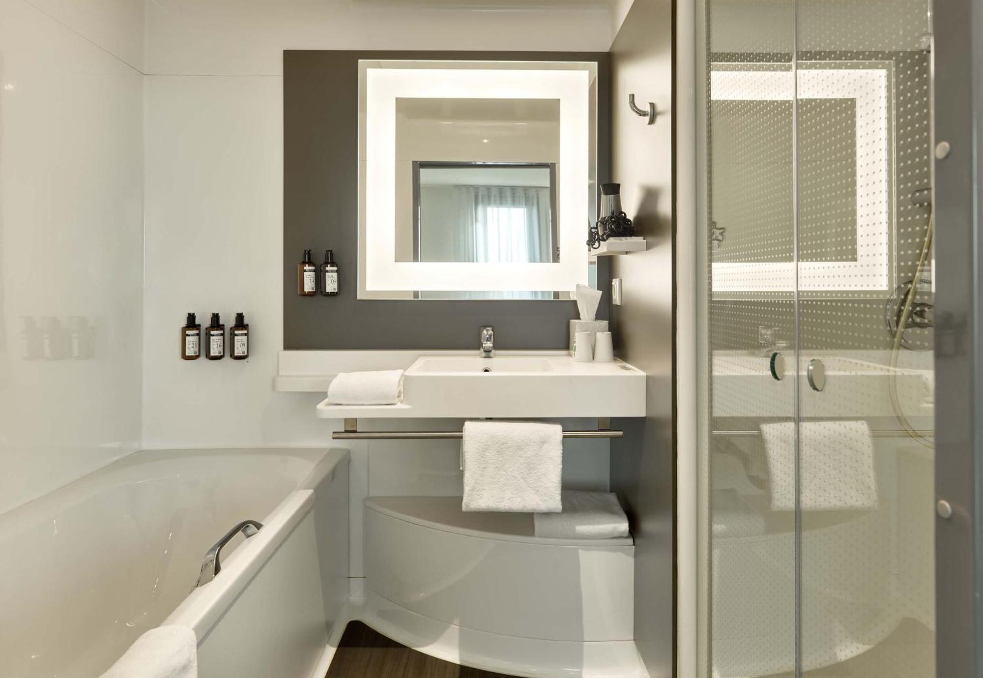 B&B Hotel Velizy Est Esterno foto