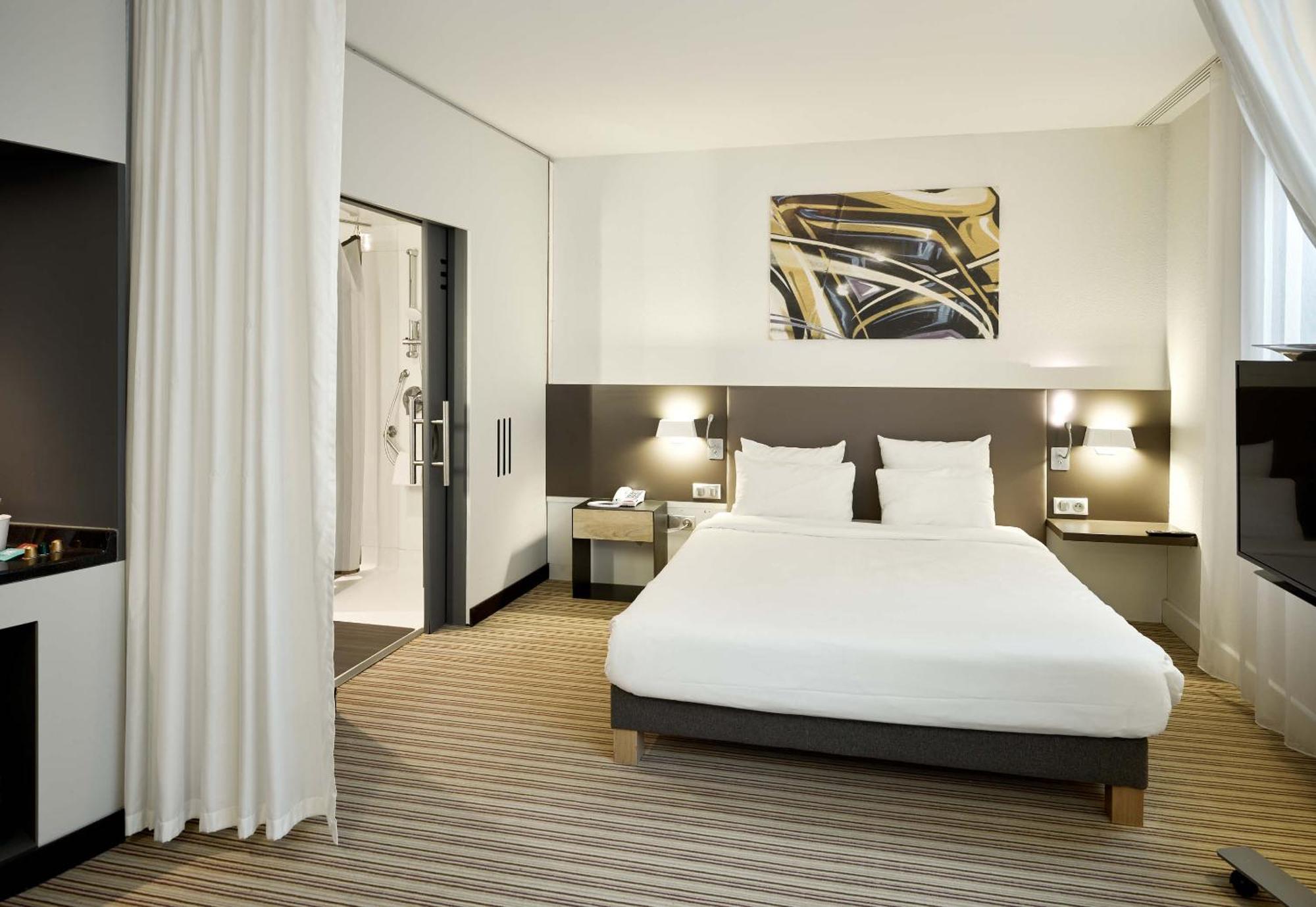 B&B Hotel Velizy Est Esterno foto